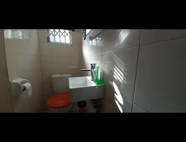 2.5 BEDROOM FLAT FOR SALE IN GLENWOOD